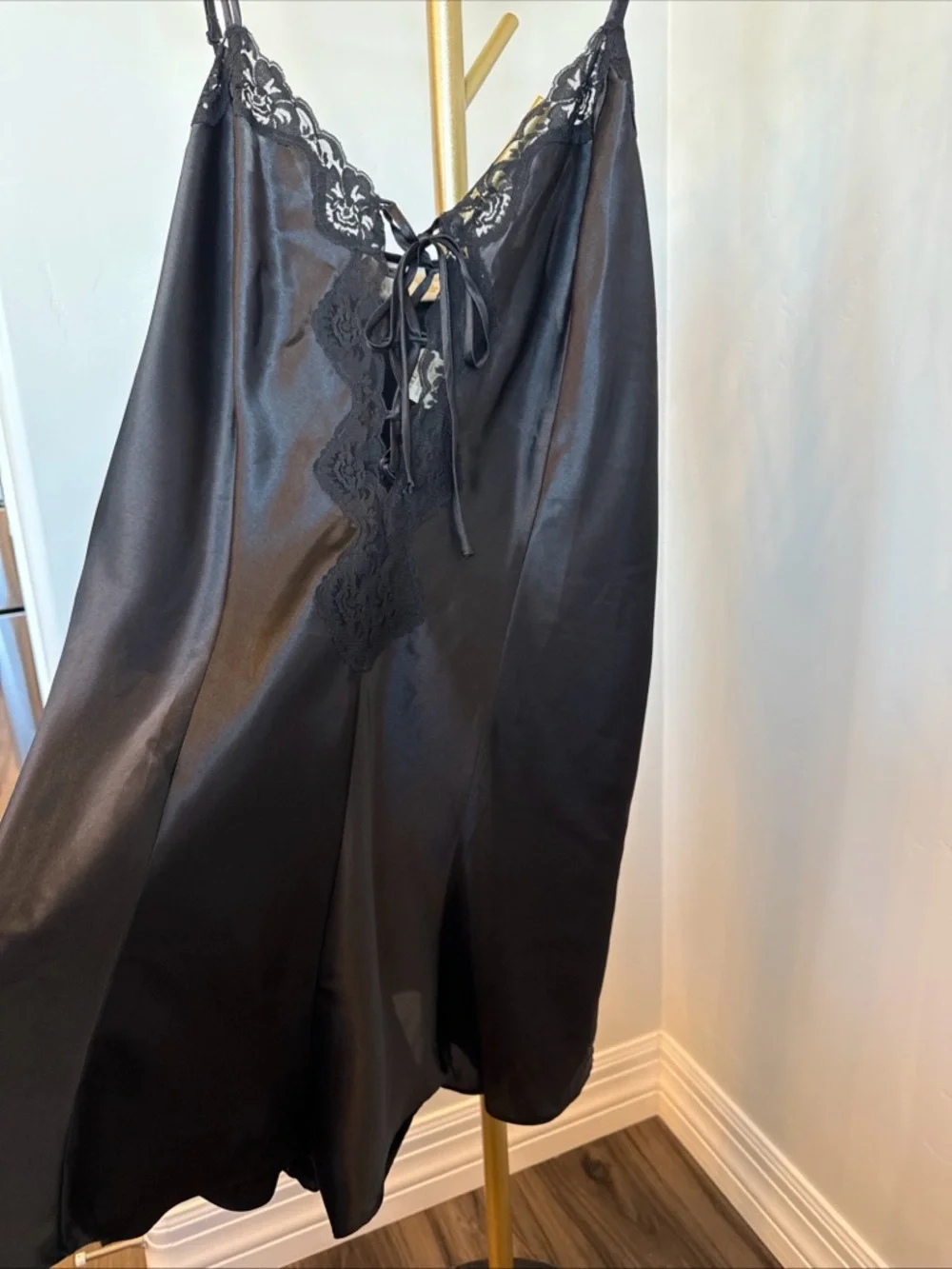 Romper - Picture 2 of 8